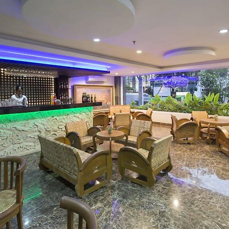 Grand Puri Saron Hotel Malioboro Jogyakarta Zewnętrze zdjęcie