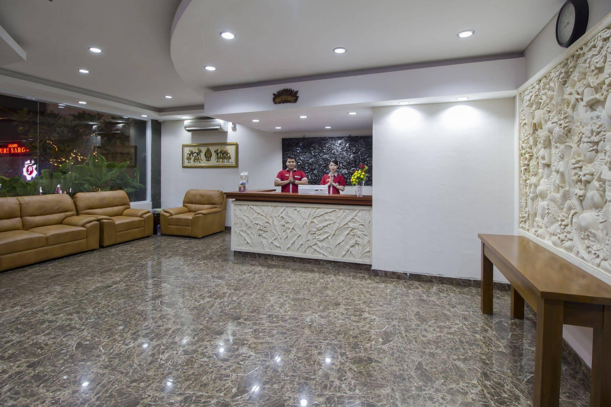 Grand Puri Saron Hotel Malioboro Jogyakarta Zewnętrze zdjęcie