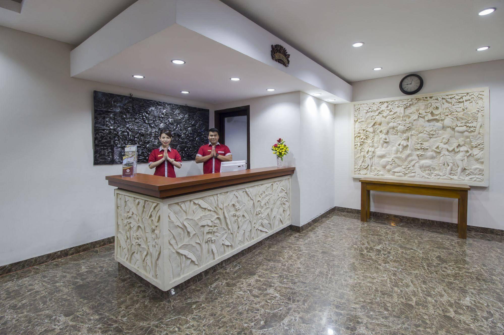 Grand Puri Saron Hotel Malioboro Jogyakarta Zewnętrze zdjęcie